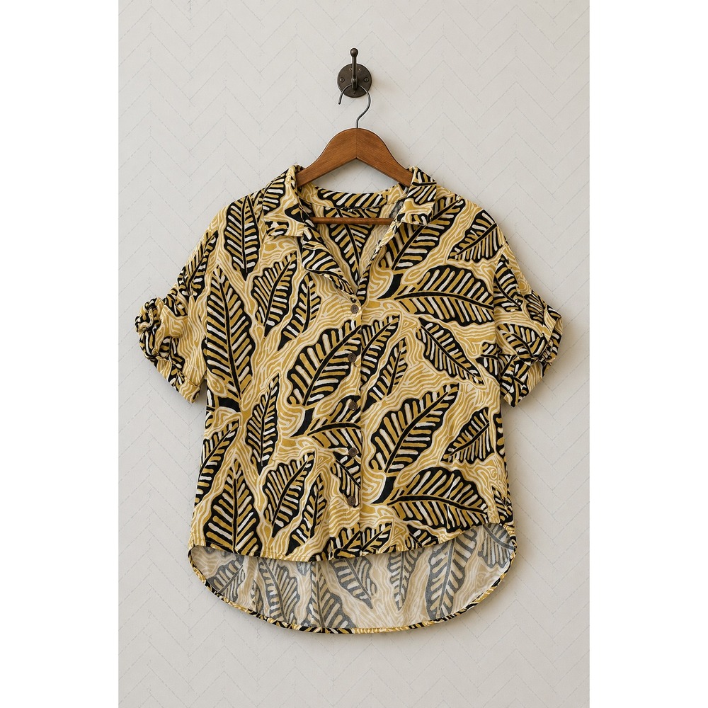 Jane and Delancey Tropical Leaf Print Button Down High Low Top Medium